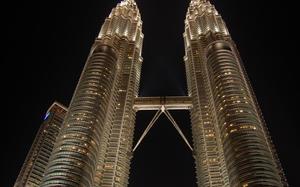 Torres Petrona