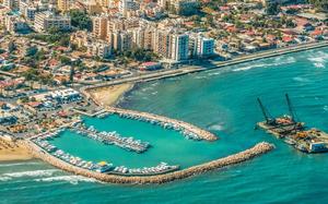 Puerto de L�rnaca