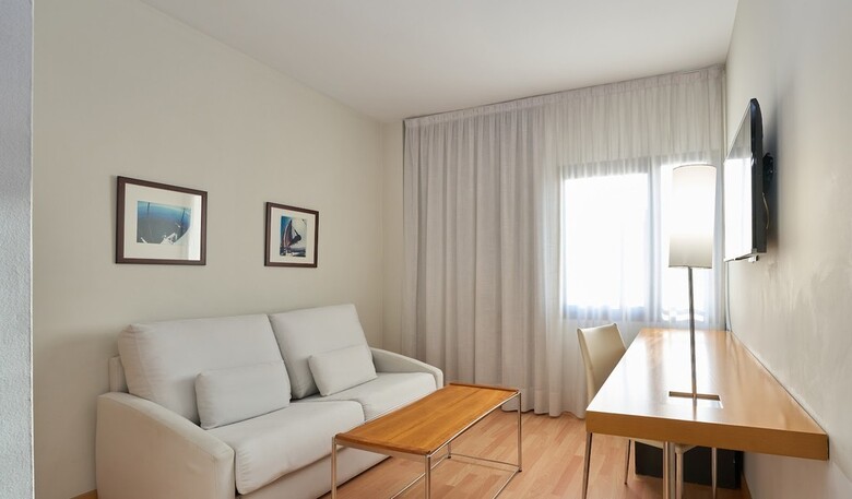 Hotel Catalonia Barcelona Beach