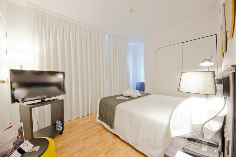 Aparthotel Atenea Vall�s