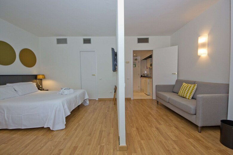 Aparthotel Atenea Vall�s