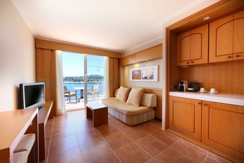 Hotel Iberostar Jard�n Del Sol Suites - Adults Only