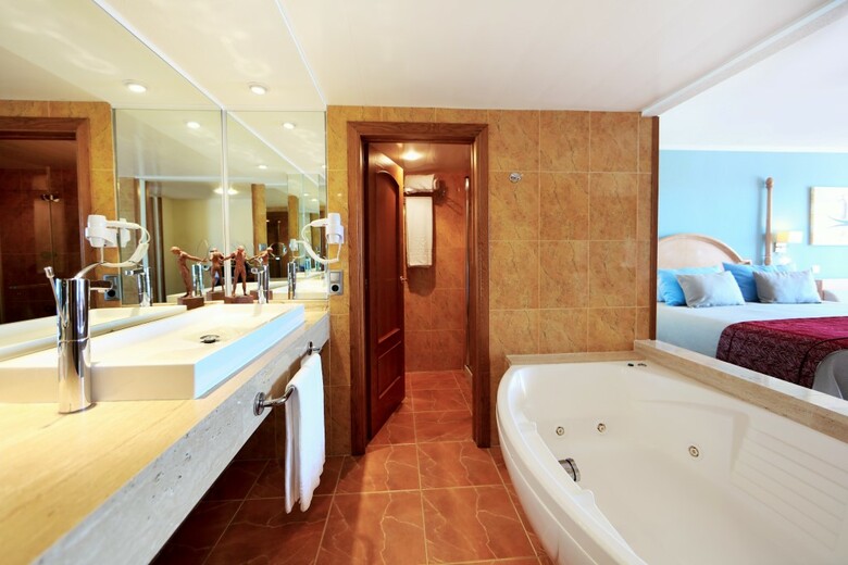 Hotel Iberostar Jard�n Del Sol Suites - Adults Only