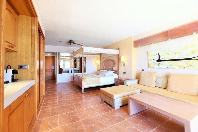 Hotel Iberostar Jard�n Del Sol Suites - Adults Only