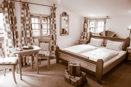 Hostal Bellevue Alm