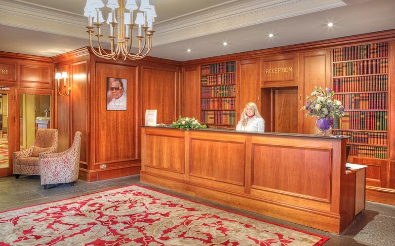 Newton Hotel
