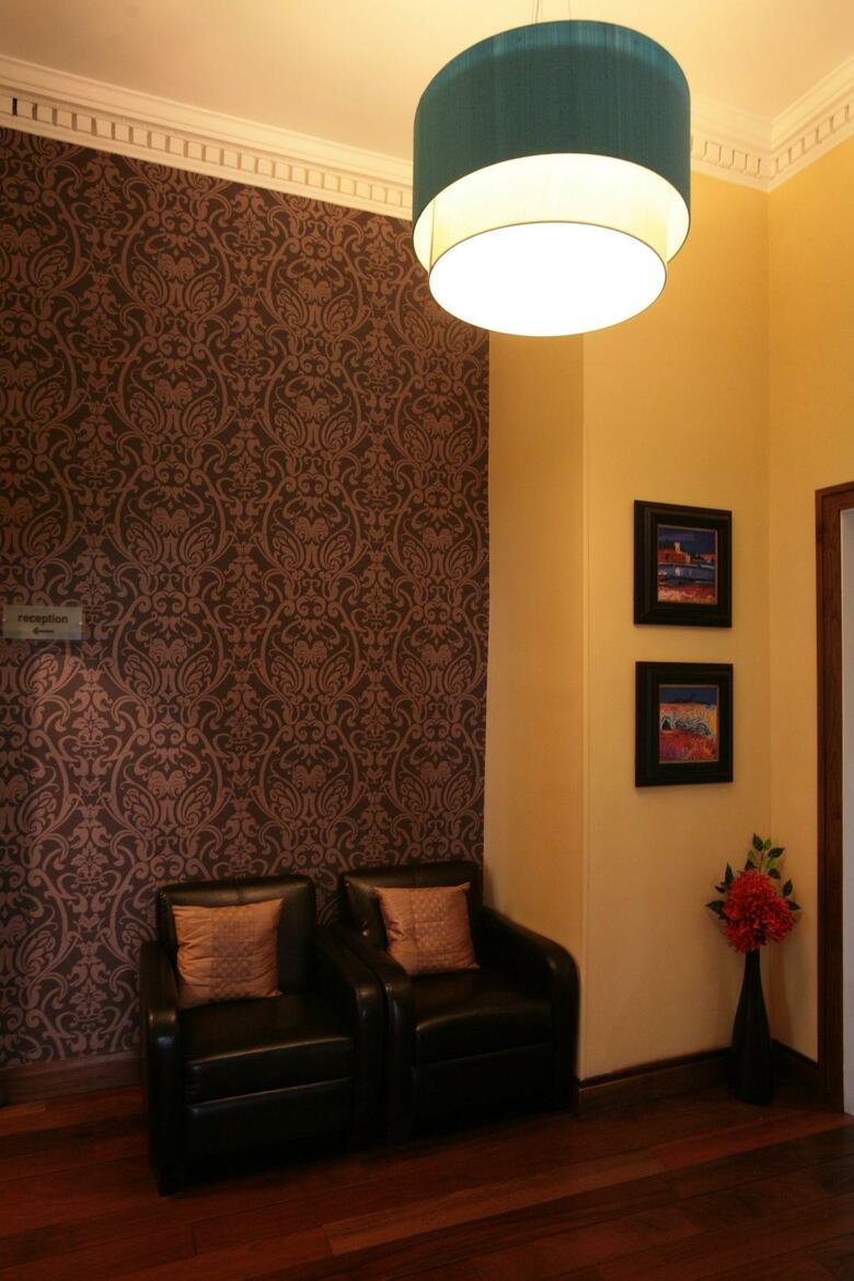 Acorn Hotel