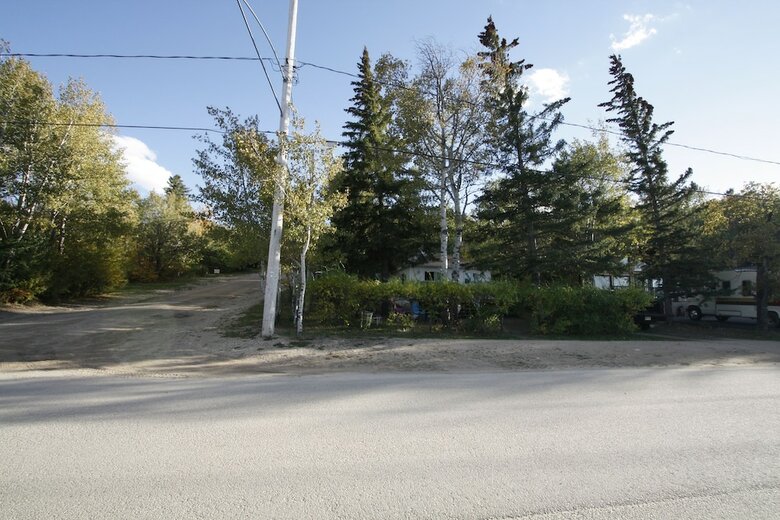 Lakefront Cottage In Manitou Beach