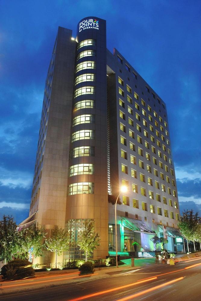 Hotel Four Points By Sheraton (clase)