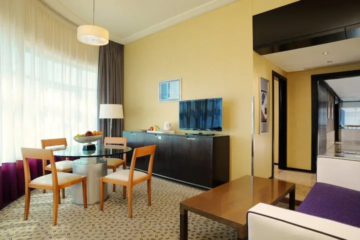 Hotel Four Points By Sheraton (clase)