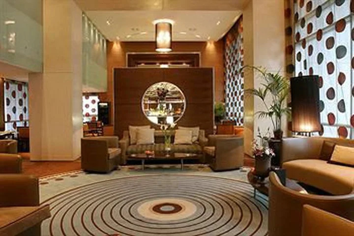 Hotel Four Points By Sheraton (clase)