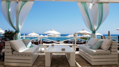 Villa Kallithea - Apr04