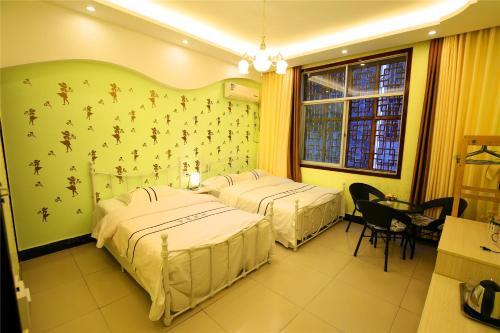 Narrow Alley Hostel