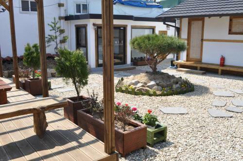 Hostal Jeonju Tosarang Guesthouse
