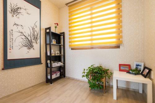 Hostal Yours Guesthouse In Tongyeong