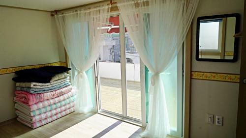 Hostal Yours Guesthouse In Tongyeong