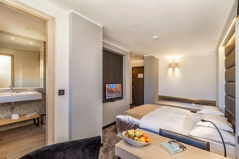 Hostal The View Luxury Rooms