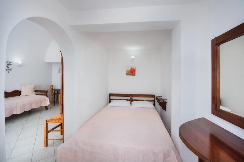 Georgis Apartments
