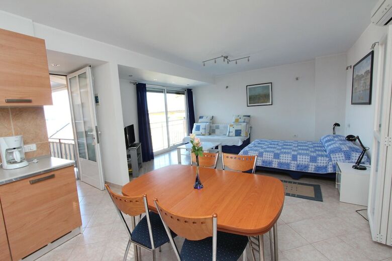 Rooms And Apartments Bella Vista