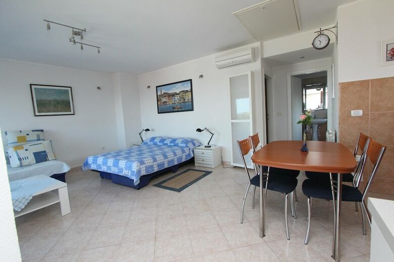Rooms And Apartments Bella Vista