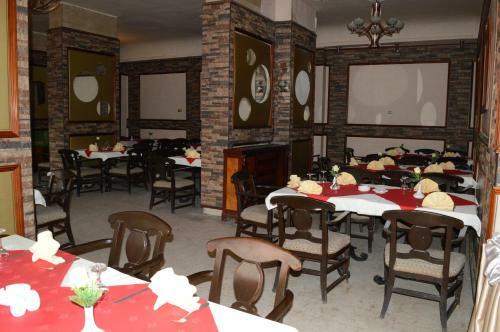 Pyramids Plaza Hotel