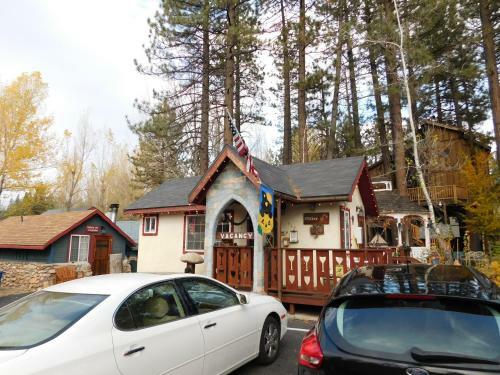 Hotel Castle Wood Theme Cottages- Couples Only