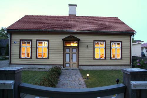 Allee Apartments
