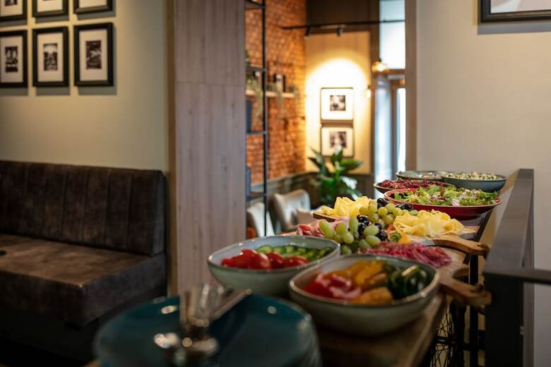 Ea Hotel M�nes