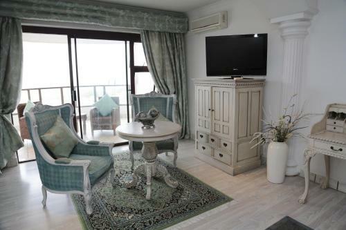 Misty Waves Boutique Hotel