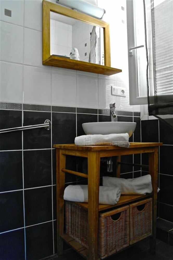 Hotel H�tel Le Grillon