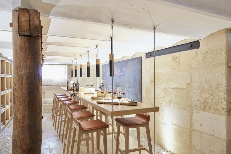 Hostal La Course