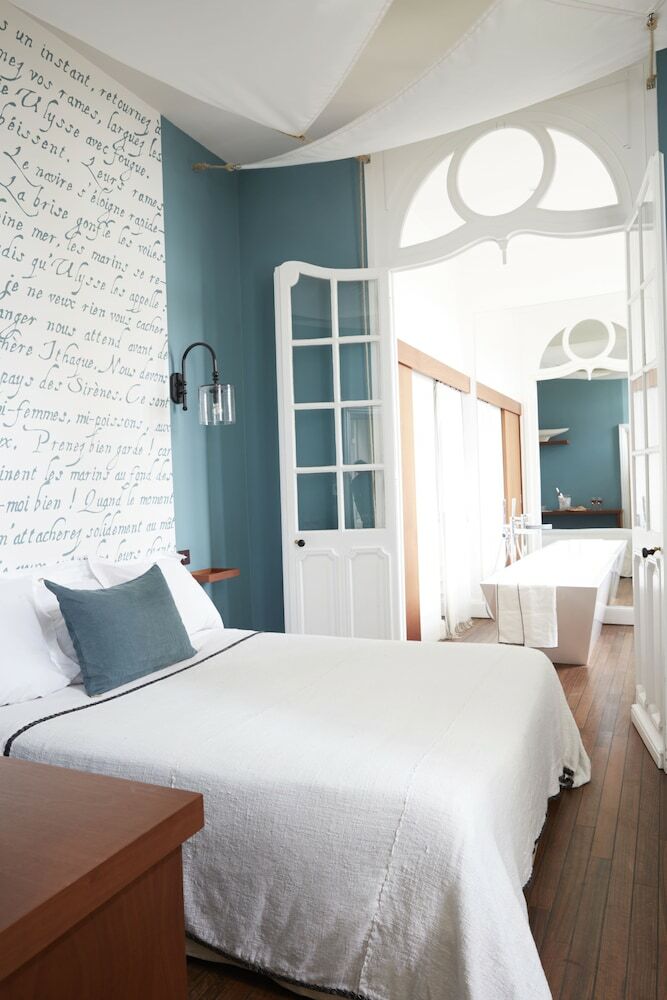 Hostal La Course