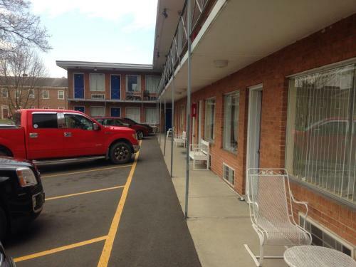 Motel Budget Inn Near Westrock