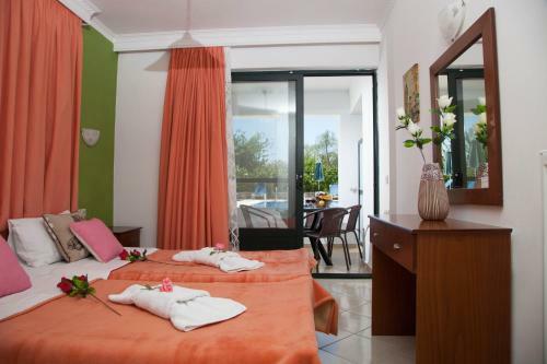 Ionion Apartments & Studios