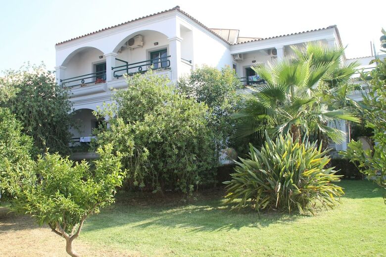 Ammos Apartments