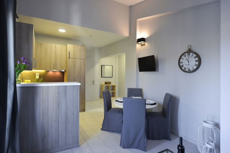 Regalo Apartments