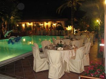 Redebora Hotel