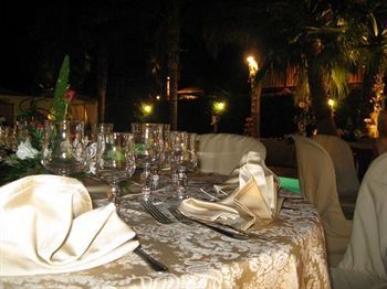 Redebora Hotel