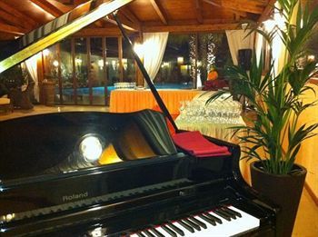 Redebora Hotel