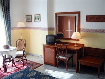 Redebora Hotel