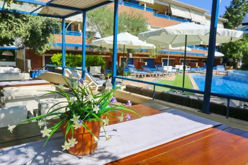 Apartamento Philoxenia Village Hotel-studios