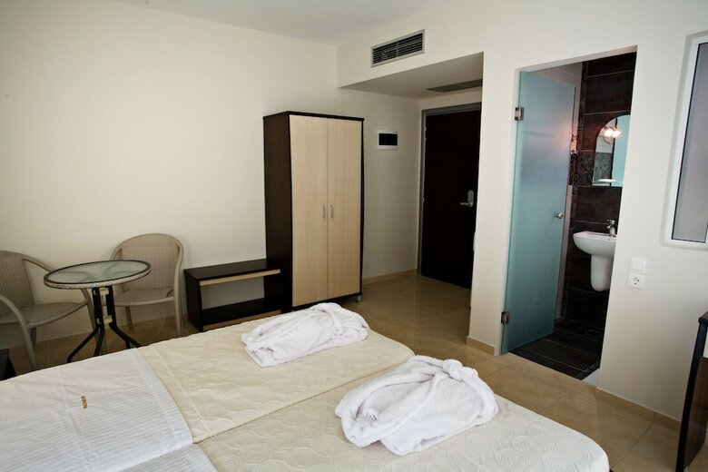 Rg Status Hotel
