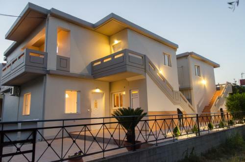 Iokasti Homes