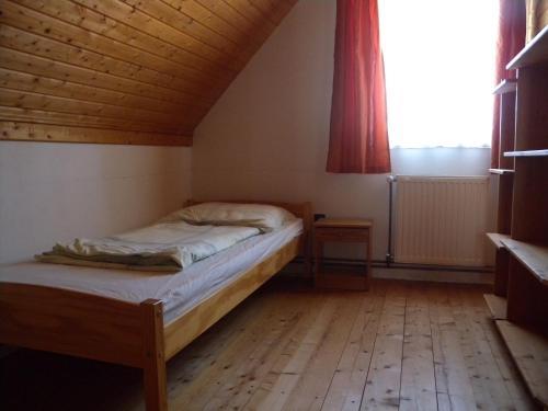 Three-bedroom Holiday Home In Zamardi I