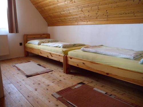 Three-bedroom Holiday Home In Zamardi I