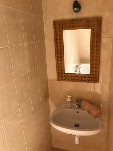 Corner Apartman 1