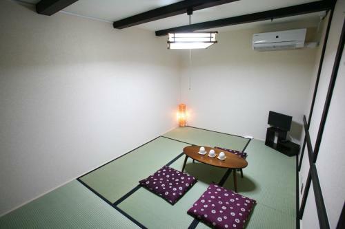 Hostal Guesthouse Omotenashi Kyoto