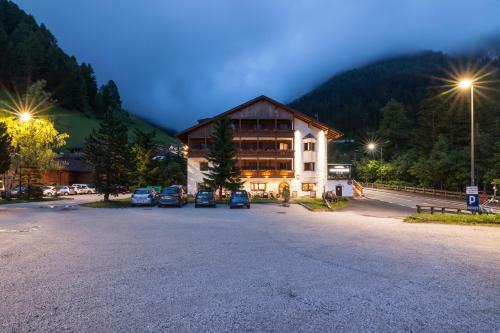 Hotel Casa Alpina - Alpin Haus