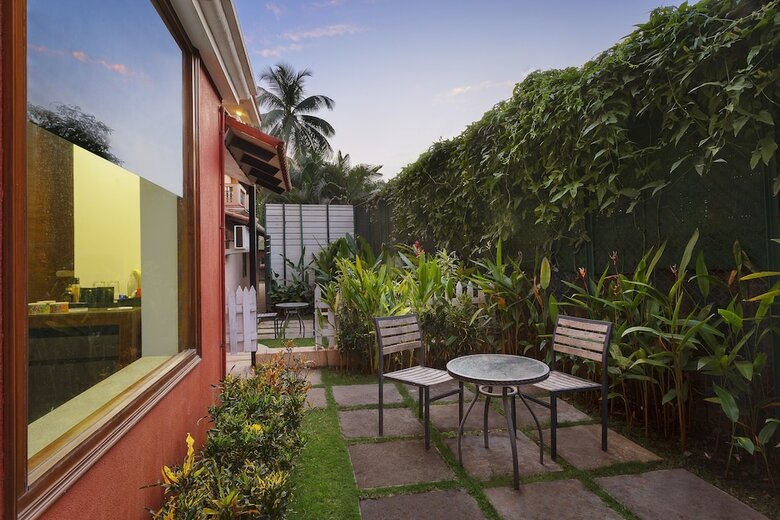 Hotel Lazy Lagoon Sarovar Portico Suites