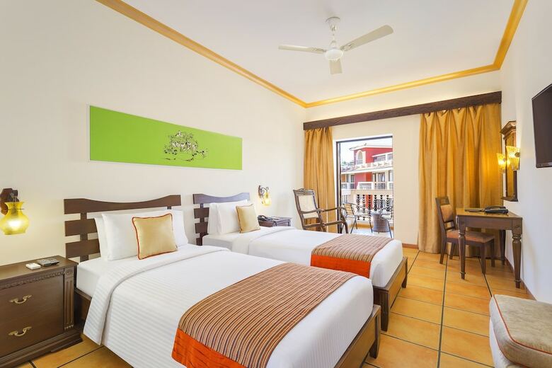 Hotel Lazy Lagoon Sarovar Portico Suites